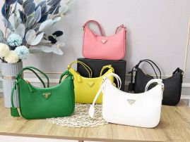 Picture of Prada Lady Handbags _SKUfw121126916fw